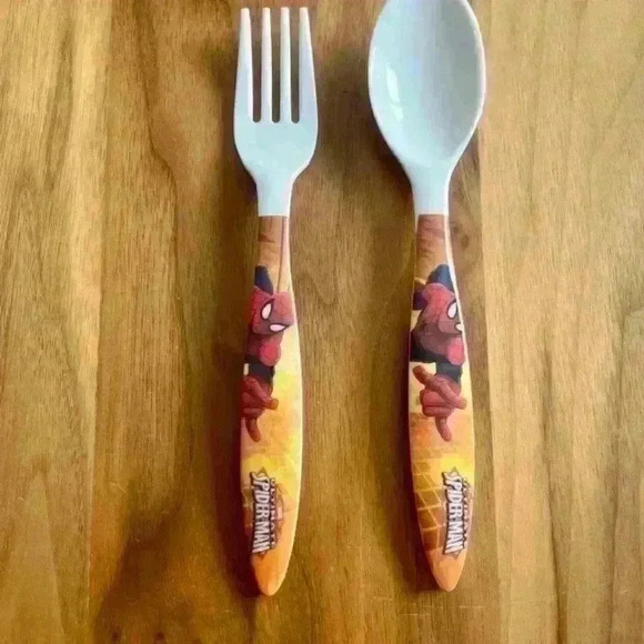 BRAND NEW Spider Man Dinnerware 5 Pieces  Set - Picture 6 of 6